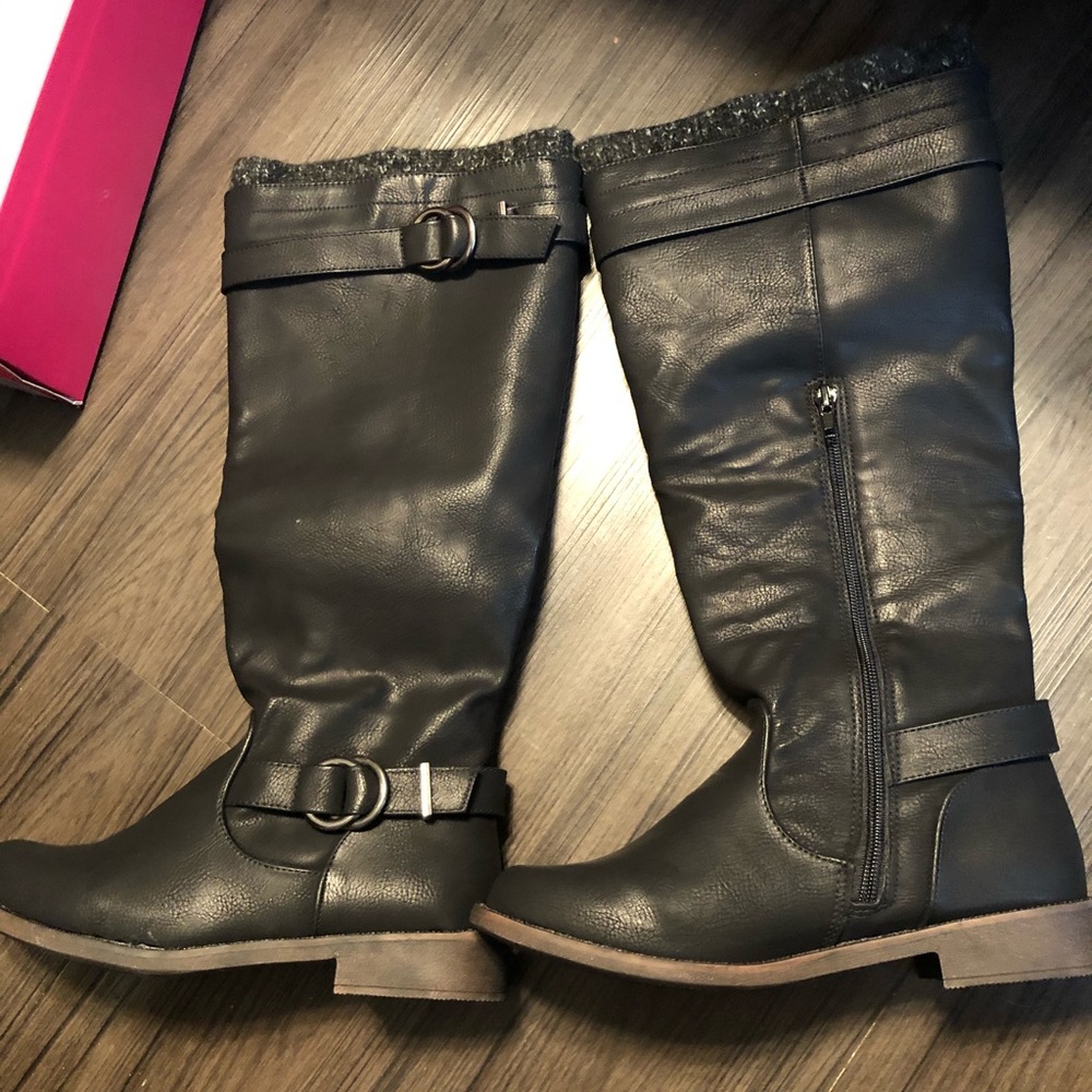 never worn black boots